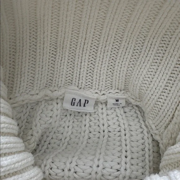 GAP Cream Cable Knit Turtleneck Sweater - Picture 4 of 4